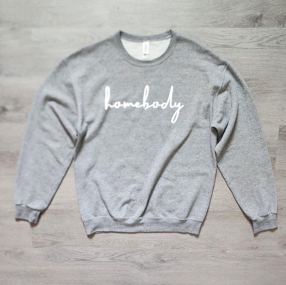 Jerzees Women's Homebody Graphic Long Sleeve Crewneck Pullover Sweatshirt Medium